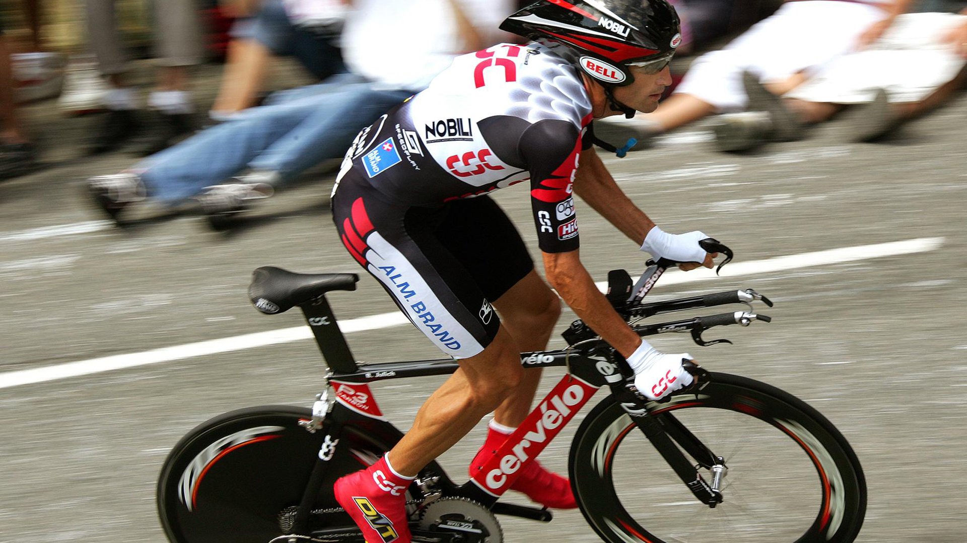 步行者击败雄鹿，关键一役中哈利伯顿三分雨不断，哈利伯顿球鞋