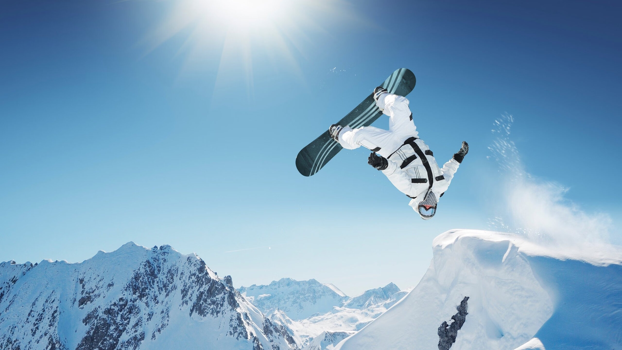 开云体育-“快艇冲浪：东三叉湖赛场成为极速竞速的最佳舞台”